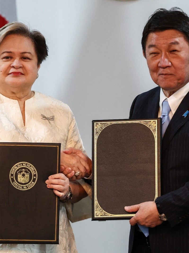 اليابان والفلبين تعززان علاقاتهما الدفاعية وسط توترات مع الصين 