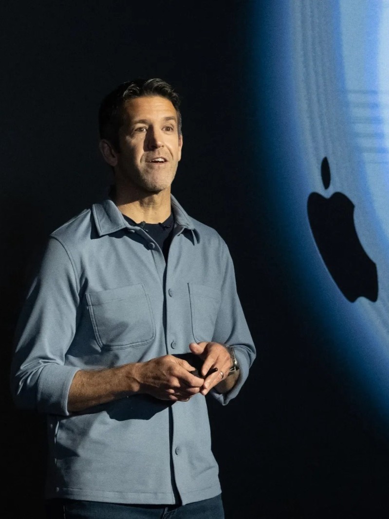 جون تيرنوس.. ماذا نعرف عن الرئيس التنفيذي الجديد لشركة أبل؟ 
