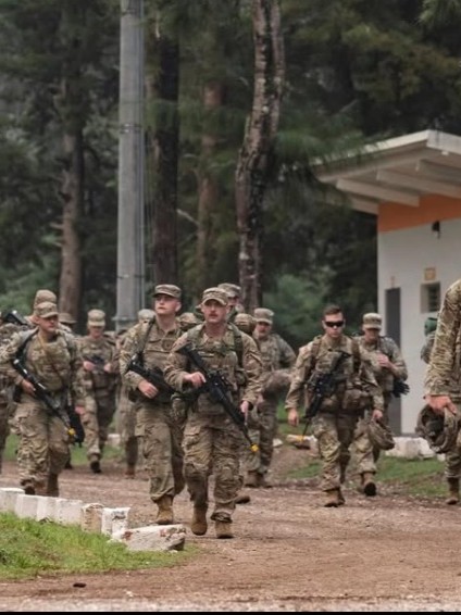 تحرك نحو الشرق الأوسط.. ماذا نعرف عن لواء المدفعية 142 الأميركي؟ عاجل 