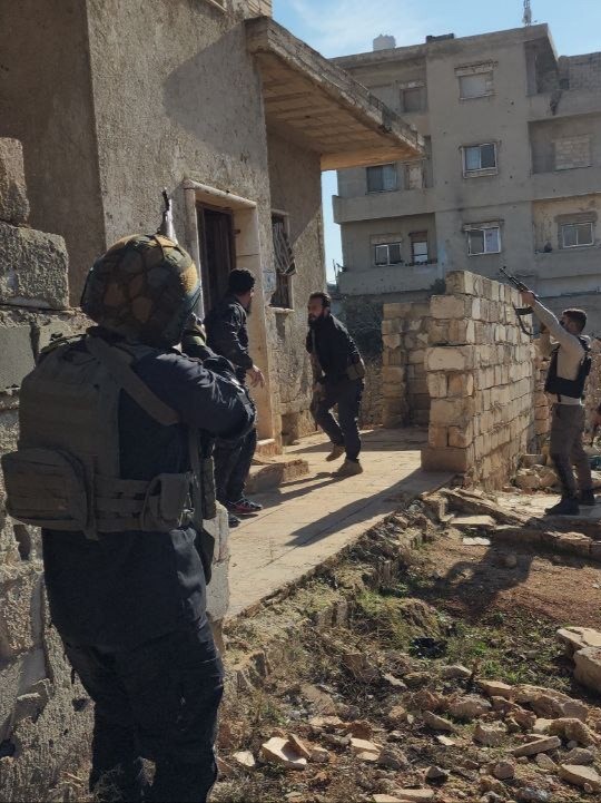 سوريا: توقيف خلية لـ"داعش" نفذت عمليات في إدلب وحلب 