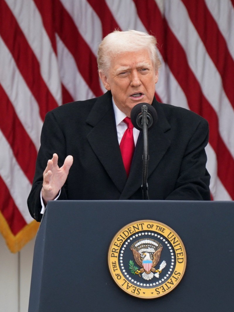 ترمب يعقد اجتماعاً لحكومته لبحث الخطوات التالية بشأن فنزويلا عاجل 