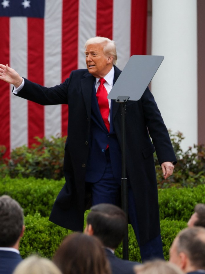 ترمب: تسلمت السلطة وأميركا في حالة فوضى.. وبايدن ترك حدودنا مباحة عاجل 