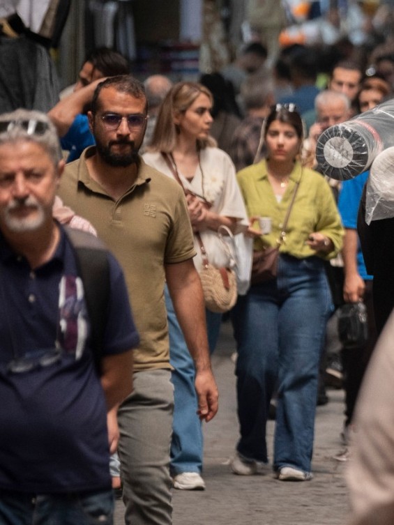 واشنطن وطهران تراهنان على عامل الوقت في حرب إيران.. وترمب: صراع عسكري بسيط عاجل 