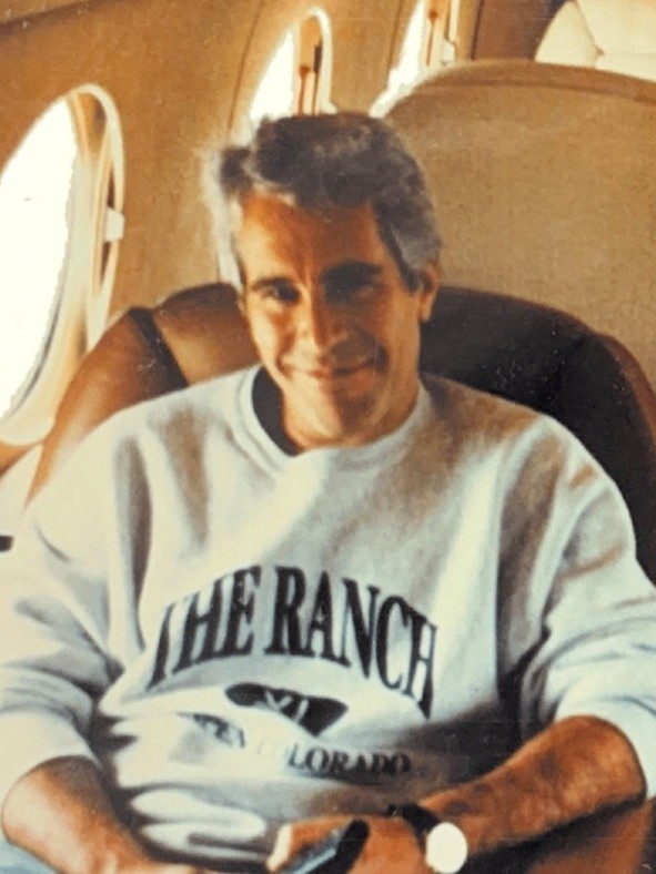 العدل الأميركية: عثرنا على أكثر من مليون وثيقة إضافية تتعلق بملف إبستين 