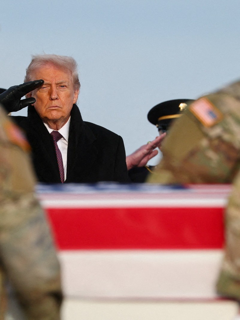 ترمب يحضر مراسم إعادة جثامين ثلاثة أميركيين سقطوا في سوريا 