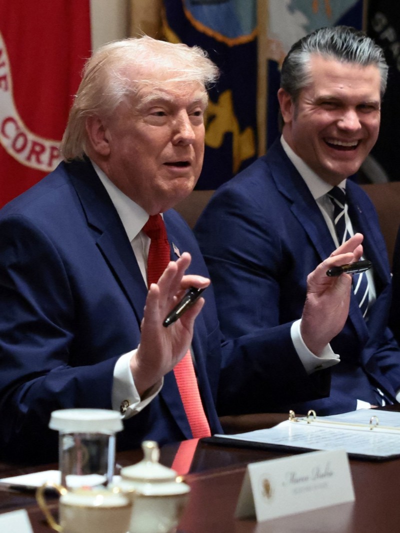 موازنة ترمب 2027.. زيادات عسكرية ضخمة وتخفيضات في الإنفاق الحكومي عاجل 