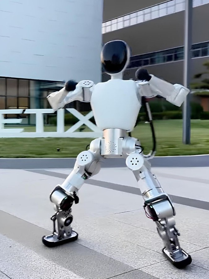 روبوتات جديدة شبيهة بالبشر تقترب من غزو مدارس وشركات الصين 