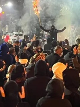 البنتاجون ينقل حاملة طائرات إلى الشرق الأوسط مع تصاعد التوتر في إيران 