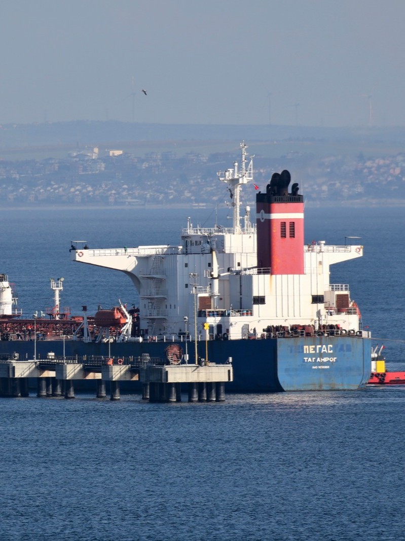 تقرير: "أسطول الظل" الروسي يستخدم كأداة للتجسس 