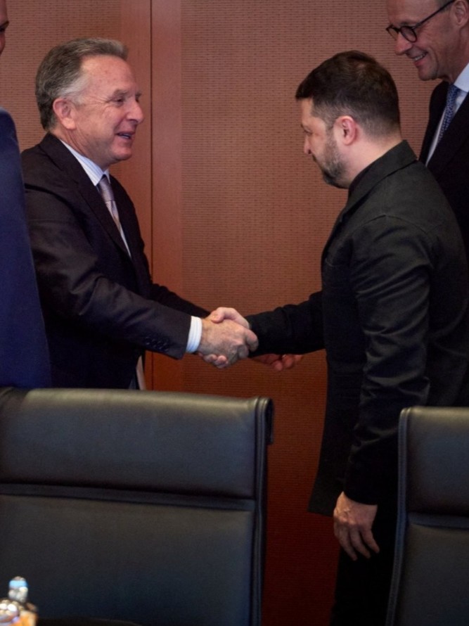 موسكو: تخلي كييف عن عضوية الناتو أساس للتفاوض.. وبروكسل: بوتين لن يتوقف عند دونباس 