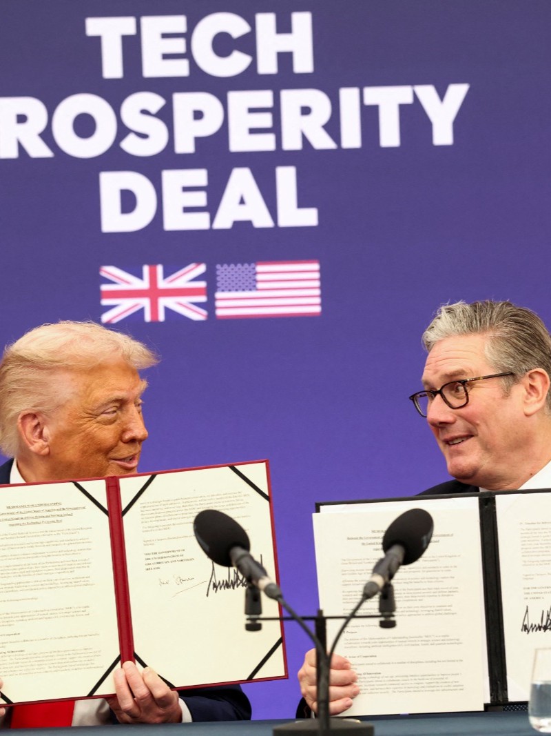 وسط مفاوضات بشأن "قضايا أصعب".. واشنطن تعلق اتفاقية "الازدهار التكنولوجي" مع بريطانيا 