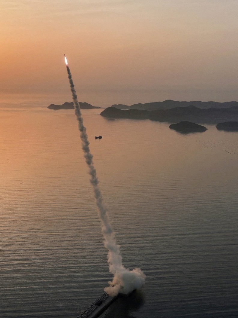 كيم يصعد اختبارات الصواريخ وسط تقارير عن تقييد أميركي لتبادل المعلومات مع سول عاجل 