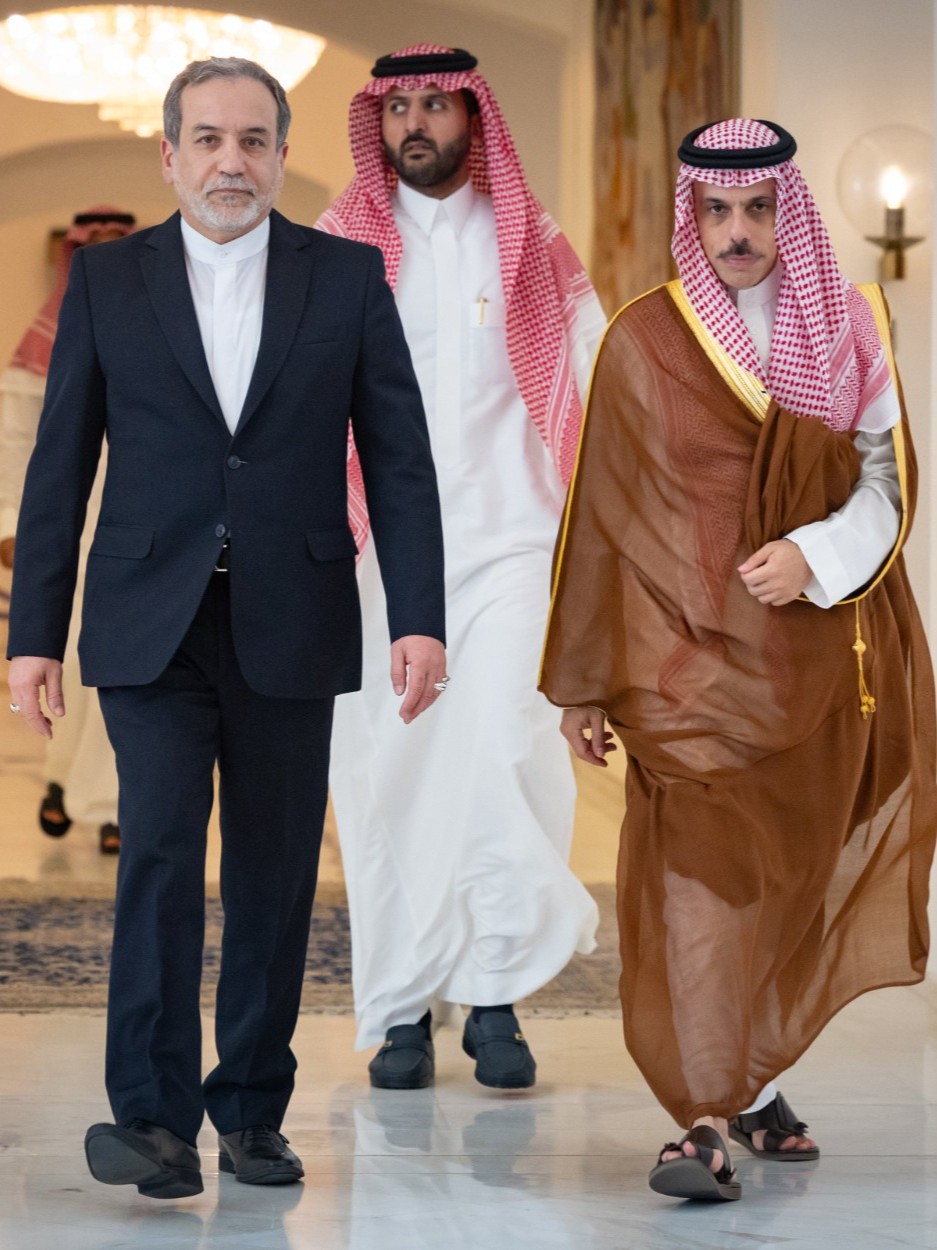 الأمير فيصل بن فرحان يبحث التطورات في المنطقة مع وزراء خارجية إيران وقطر وعمان 