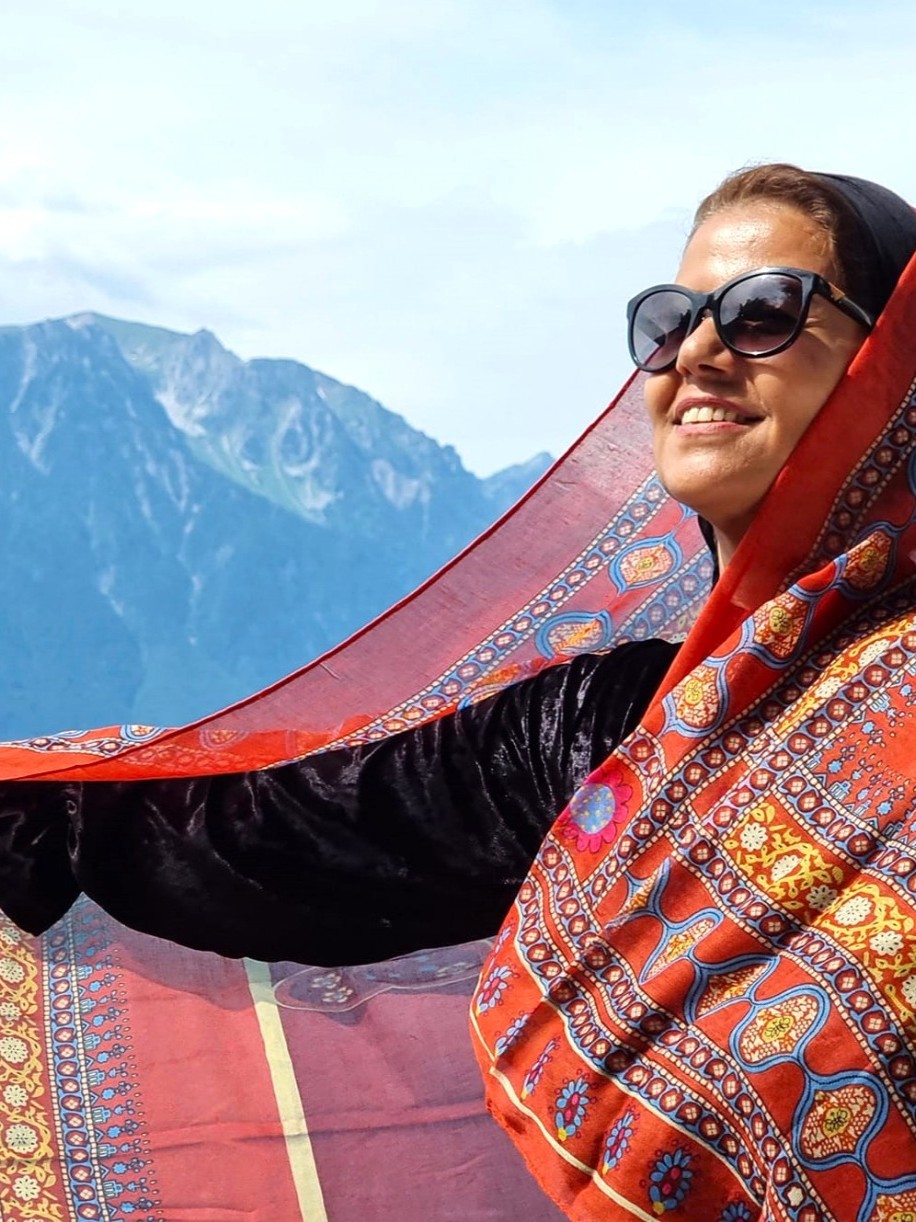 كاتبة يمنية وروائي مصري يفوزان بجائزة نجيب محفوظ عاجل 