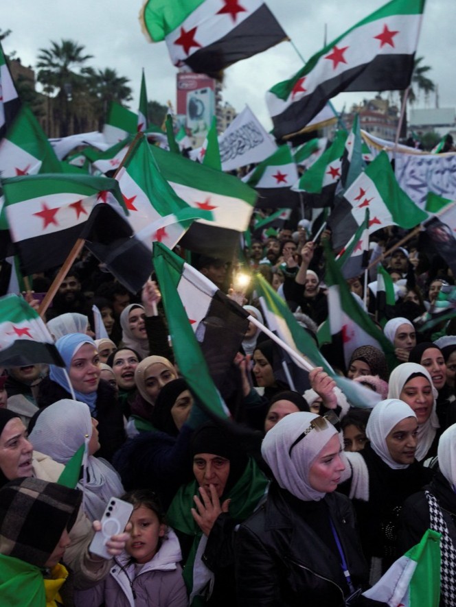 ترمب يوقع قانون التفويض الدفاعي.. وإلغاء عقوبات قيصر على سوريا يدخل حيز التنفيذ 