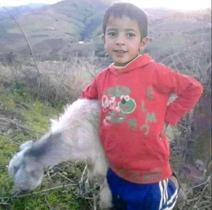 صورة متداولة للطفل ريان عبر مواقع التواصل الاجتماعي.