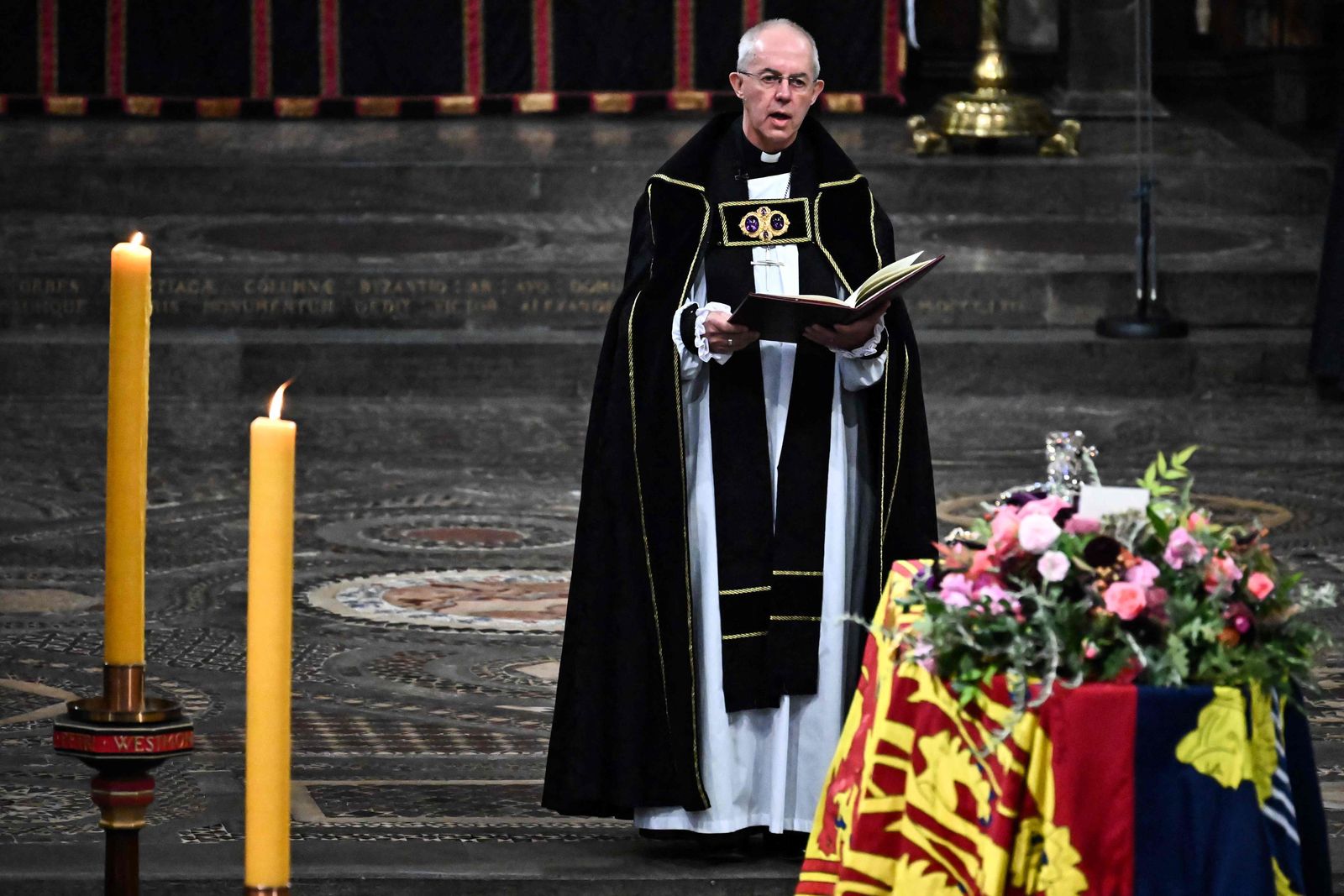 رئيس أساقفة كانتربري جاستن ويلبي يلقي كلمة في جنازة الملكة إليزابيث الثانية في كنيسة وستمنستر بلندن- 19 سبتمبر 2022 - AFP