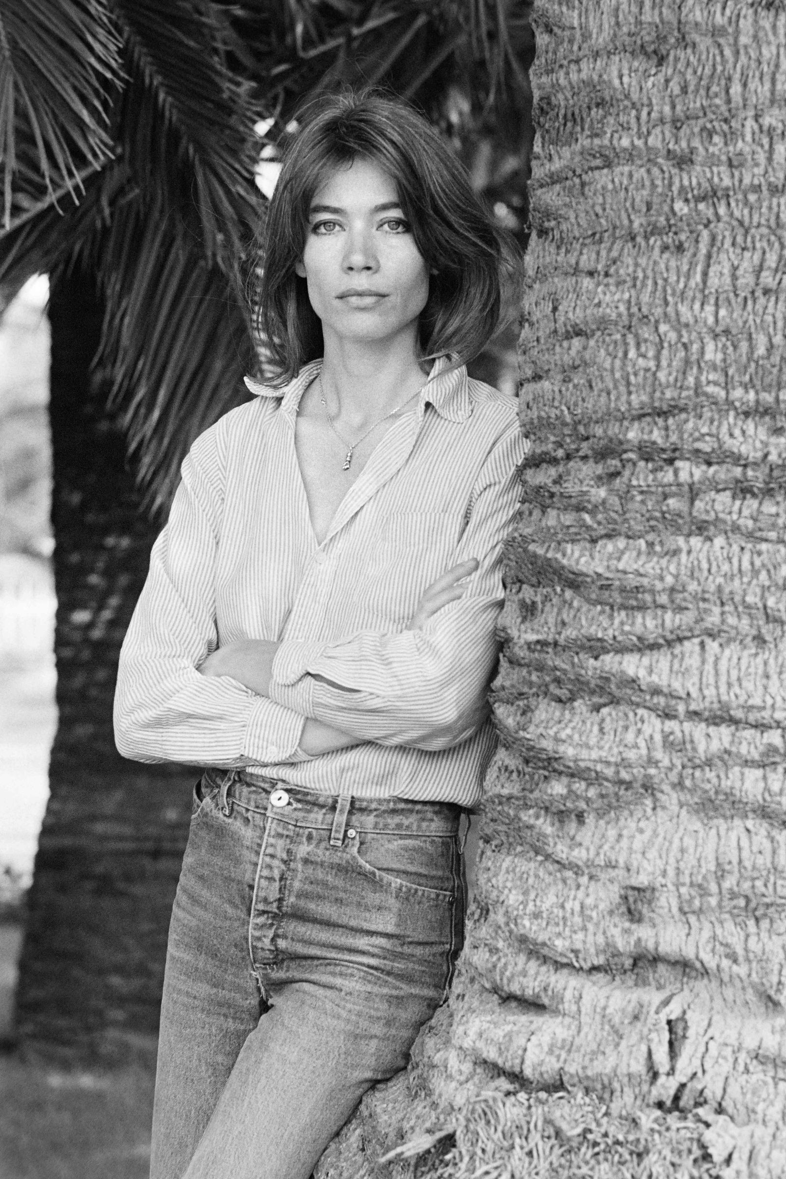 (FILES) French singer Francoise Hardy poses at her home in Calvi on August 12, 1977. French singer Francoise Hardy, has died at the age of 80, her son Thomas Dutronc announced on June 11, 2024 on his social networks. (Photo by AFP)