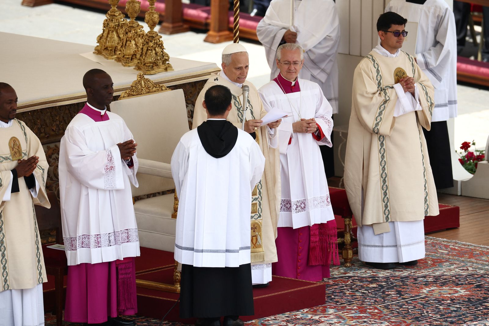 Pope Leo XIV leads the Regina Caeli prayer on the day of his inaugural Mass in Saint Peter's Square, at the Vatican, May 18, 2025.  REUTERS/GUGLIELMO MANGIAPANE