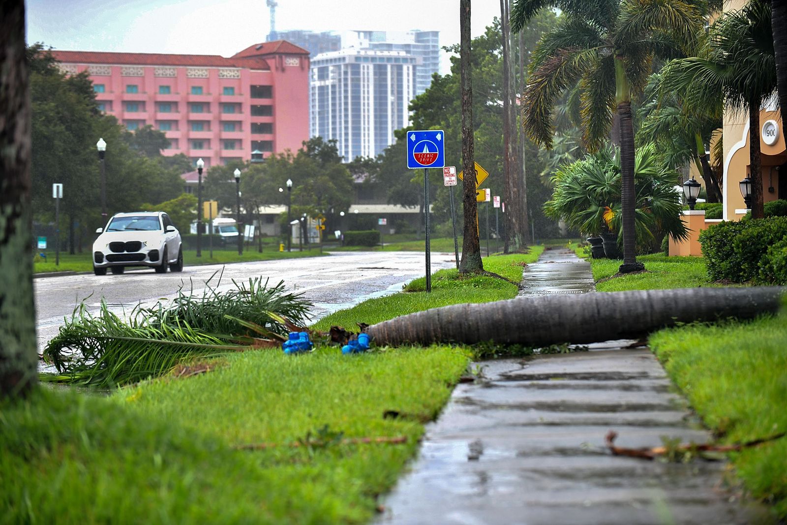 Hurricane Ian Slams Into West Coast Of Florida - AFP