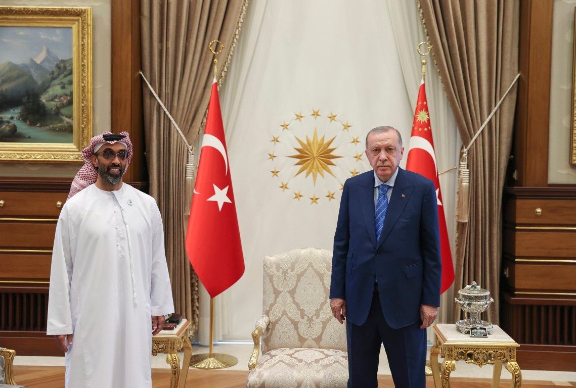 الرئيس التركي رجب طيب أردوغان خلال استقباله مستشار الأمن الوطني الإماراتي الشيخ طحنون بن زايد آل نهيان بأنقرة - 18 أغسطس 2021. - handout