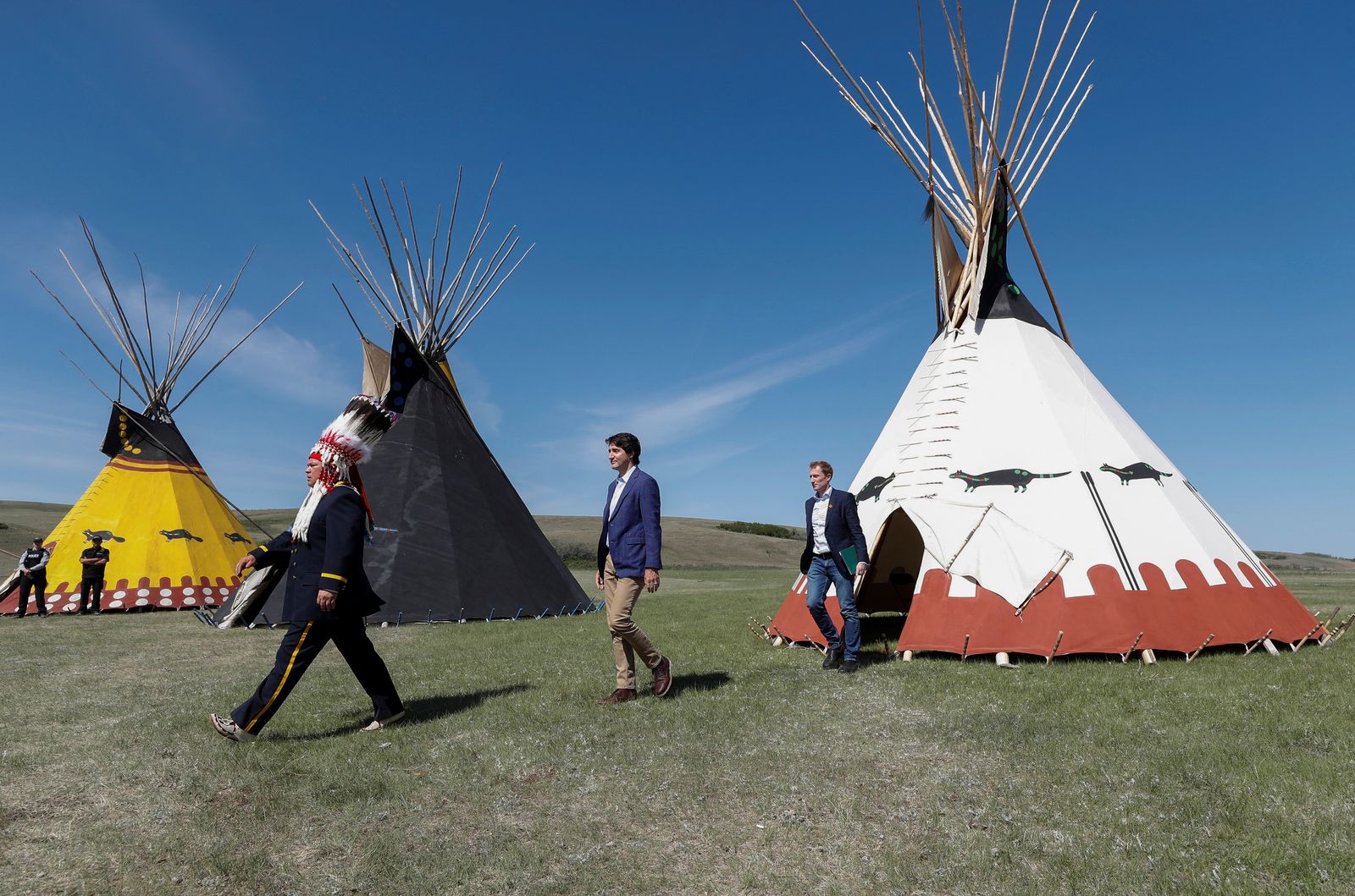 Canada's government signs document with Siksika Nation in Alberta - REUTERS