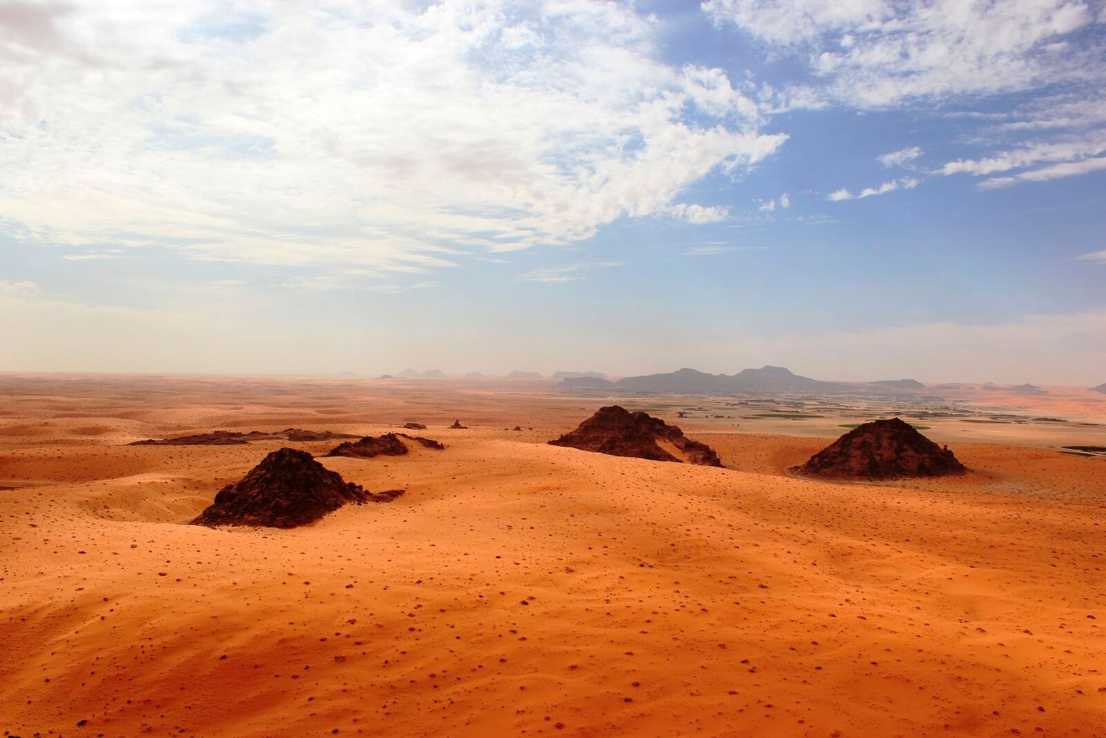 واحة جبة، شمال السعودية، حيث تواجد البشر بشكل متكرر خلال فترات زيادة هطول الأمطار على مدى مئات الآلاف من السنين - AP