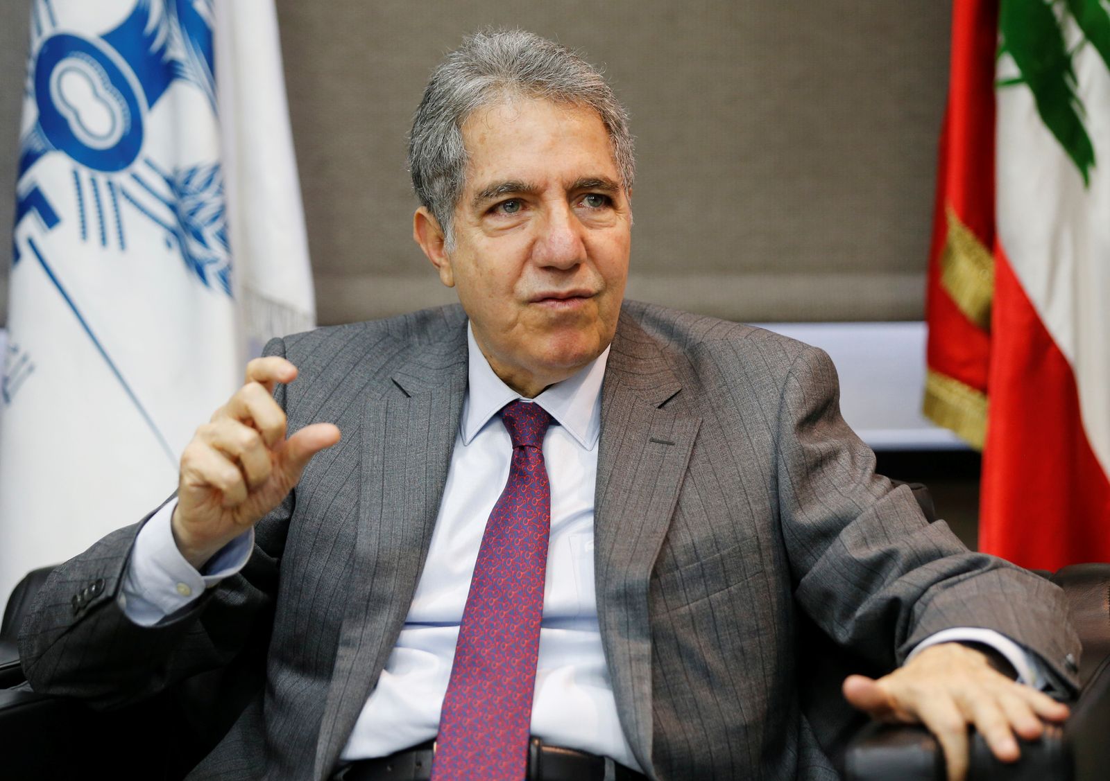 وزير المال اللبناني غازي وزني خلال مقابلة مع وكالة 