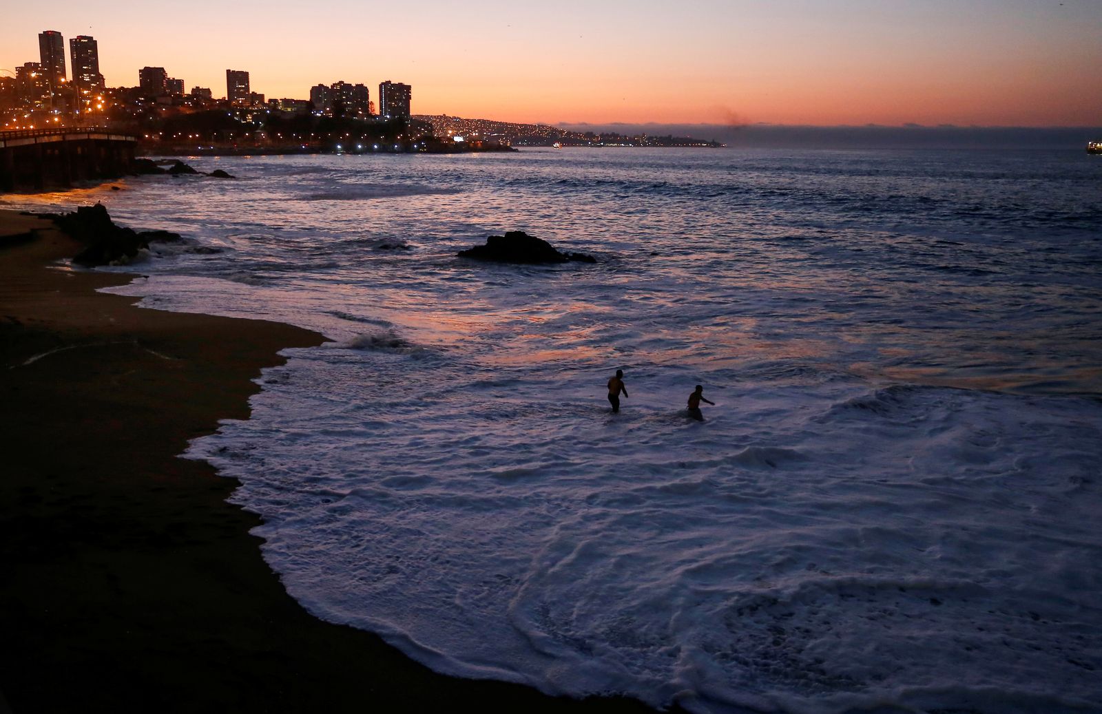 مكتب الطوارئ الوطني حض التشيليين على ترك المناطق الساحلية بعد زلزال في إقليم أنتاركتيكا التشيلي - REUTERS