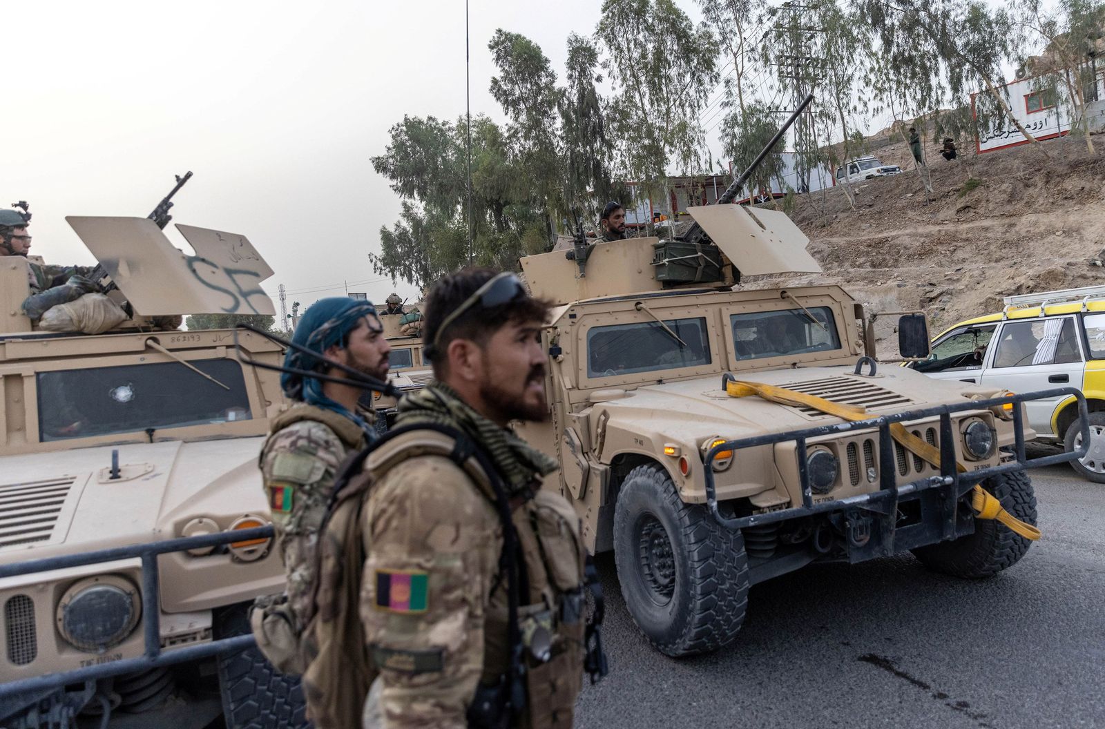 قوات خاصة أفغانية أثناء إنقاذها شرطياً حاصرته حركة 