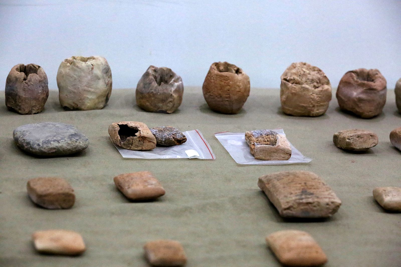 آثار تم  استعادتها للعراق، وتعرض حالياً في المتحف الوطني العراقي بالعاصمة بغداد (صورة أرشيفية) - AFP