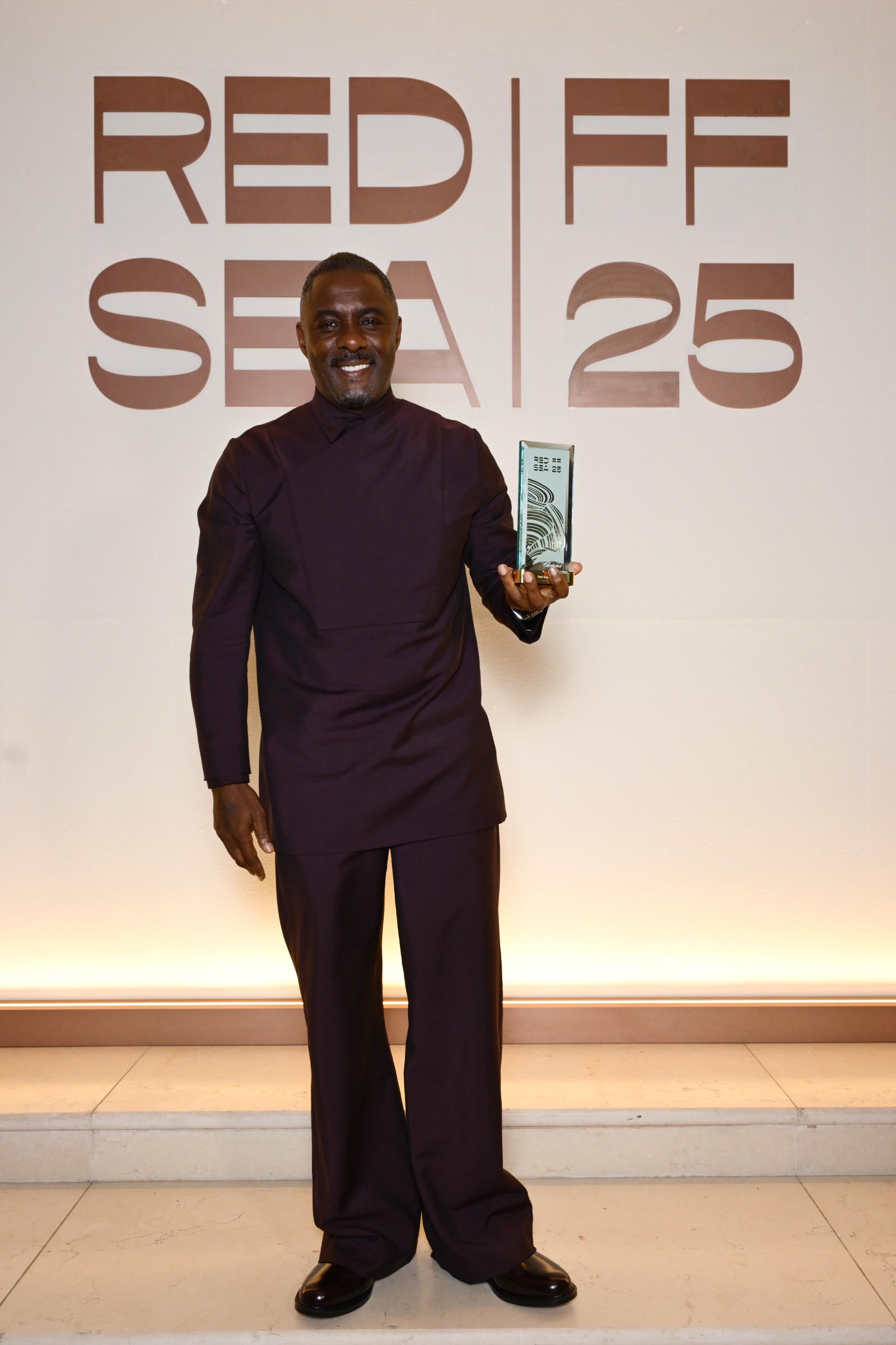 جانب من تكريم الممثل البريطاني إدريس إلبا في مهرجان البحر الأحمر السينمائي الدولي بجدة. 11 ديسمبر 2025