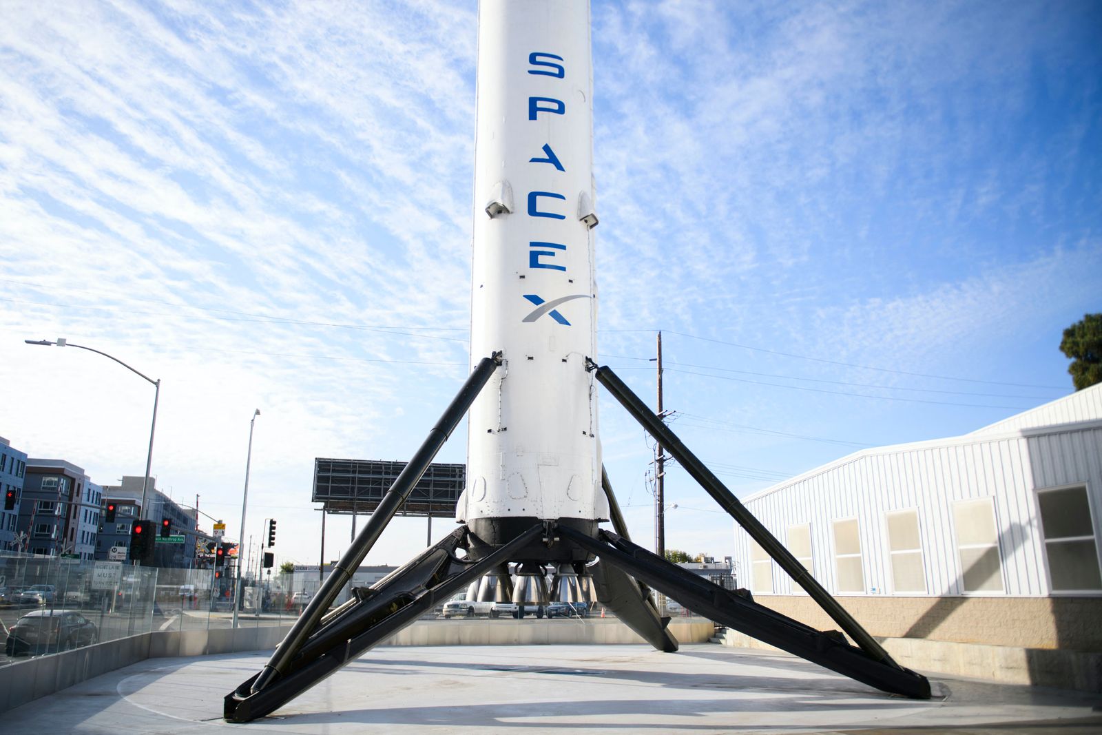 إحدى مراحل صاروخ إطلاق سبايس إكس Falcon 9 - AFP