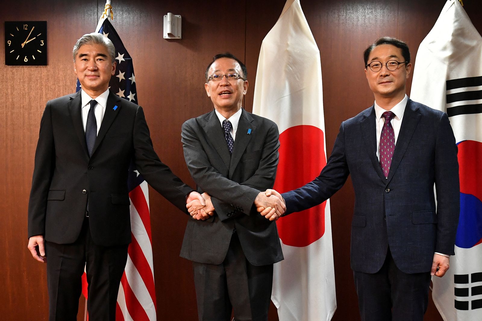 U.S., Japan, South Korea envoys hold talks in Tokyo - REUTERS