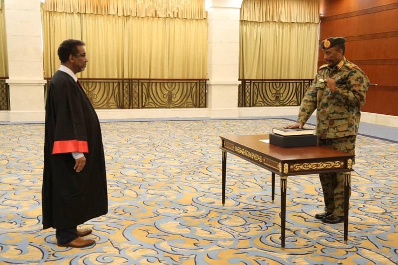 الفريق أول عبد الفتاح البرهان يؤدي اليمين الدستورية لرئاسة المجلس السيادي - وكالة الأنباء السودانية 