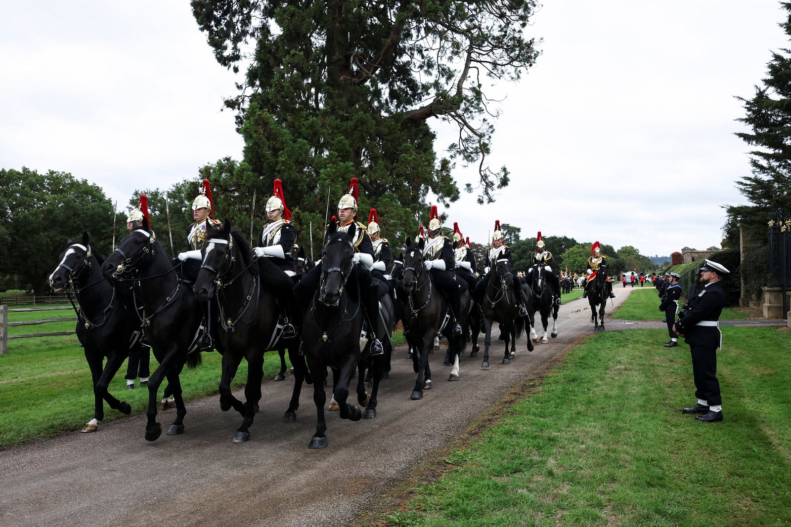 Members of the Household Cavalry Mounted Regiment form up, ahead of a carriage procession through Windsor Castle, on the day of the state visit of U.S. President Donald Trump and first lady Melania Trump, in Windsor, Britain, September 17, 2025. REUTERS/Toby Melville/Pool