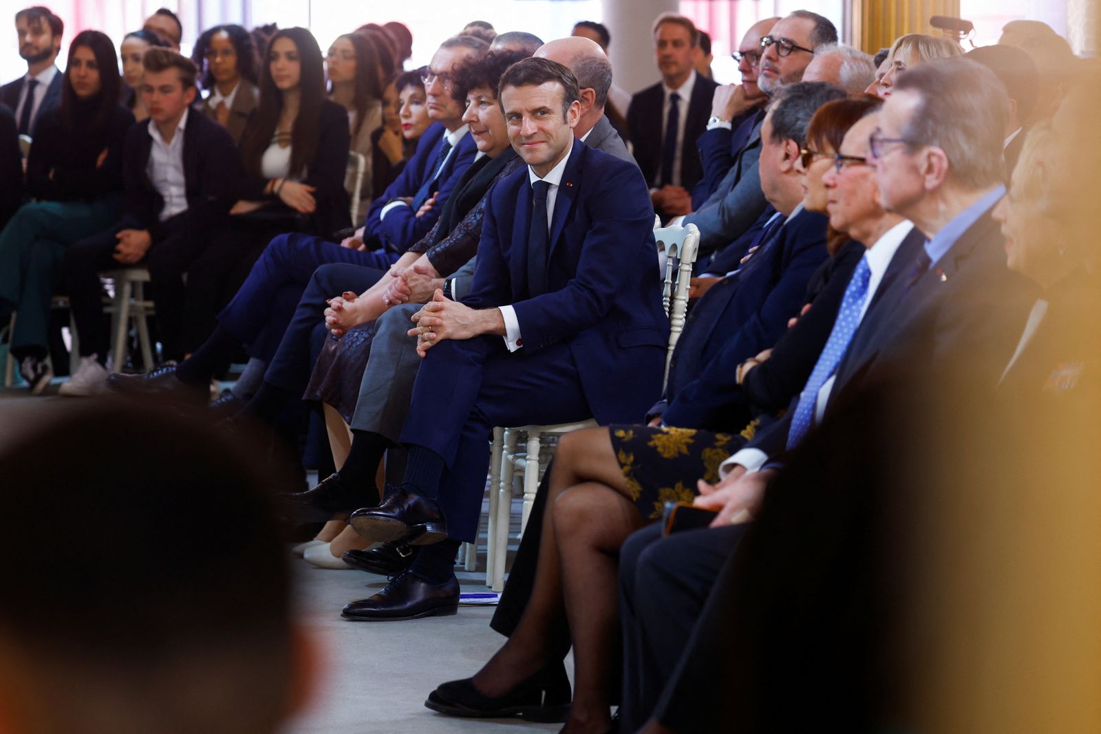 يحيي الرئيس الفرنسي الذكرى الستين لاتفاق السلام بين فرنسا والجزائر - REUTERS
