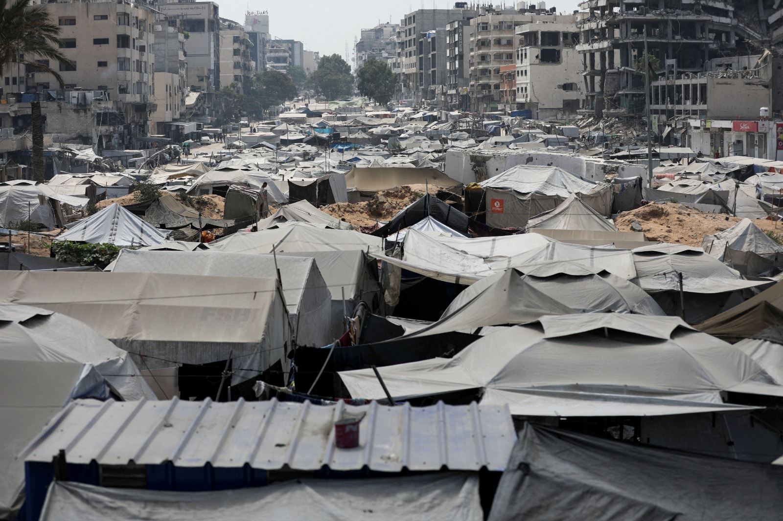 مخيم في مدينة غزة يؤوي الفلسطينيين النازحين بسبب الحرب الإسرائيلية على القطاع. 8 أغسطس 2025