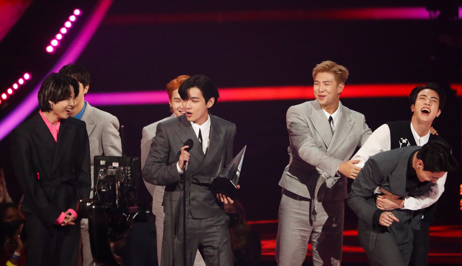 49th Annual American Music Awards in Los Angeles - REUTERS