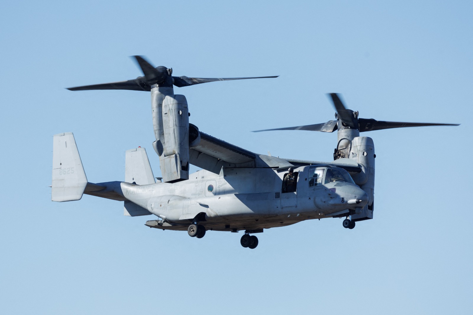 طائرة V-22 Osprey الأميركية أثناء التدريب على الانتشار كقوة تناوب مشاة البحرية في في معسكر بندلتون بولاية كاليفورنيا. الولايات المتحدة في 6 ديسمبر 2024