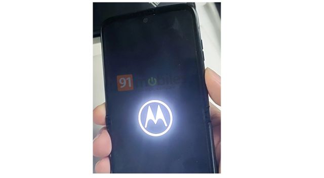 هاتف موتورولا رازر القابل للطي المنتظر - 91mobiles