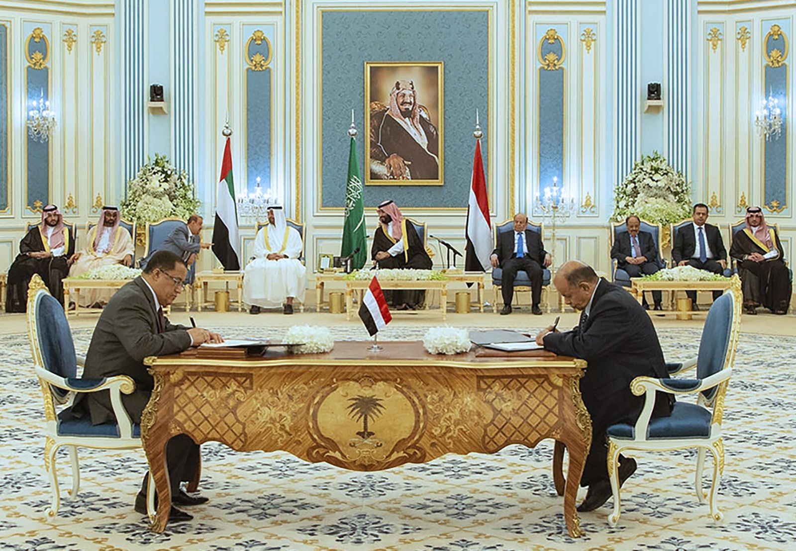 جانب من توقيع اتفاق الرياض بين الأطراف اليمنية في 5 نوفمبر 2019  - AFP