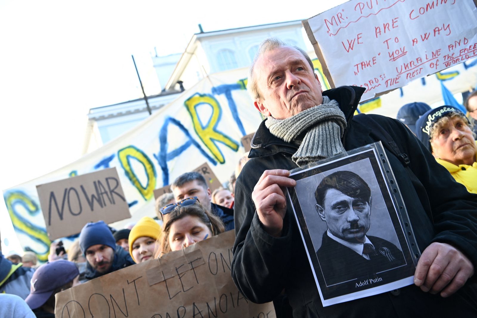 جانب من الاحتجاجات في العاصمة الدنماركية ضد الغزو الروسي على أوكرانيا - 27 فبراير 2022 - via REUTERS