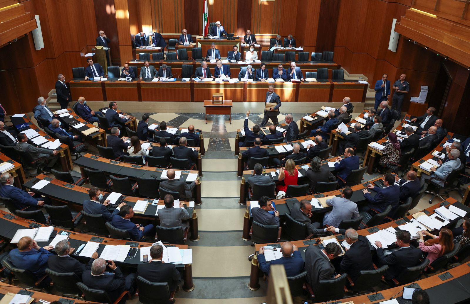 أعضاء البرلمان اللبناني خلال جلسة تشريعية - 26 يوليو 2022 - REUTERS