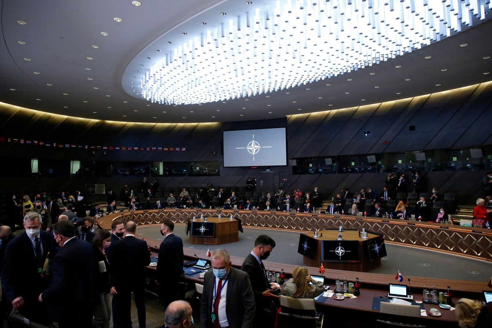 اجتماع لوزراء دفاع دول حلف شمال الأطلسي (ناتو) في مقره ببروكسل - 16 فبراير 2022 - Bloomberg