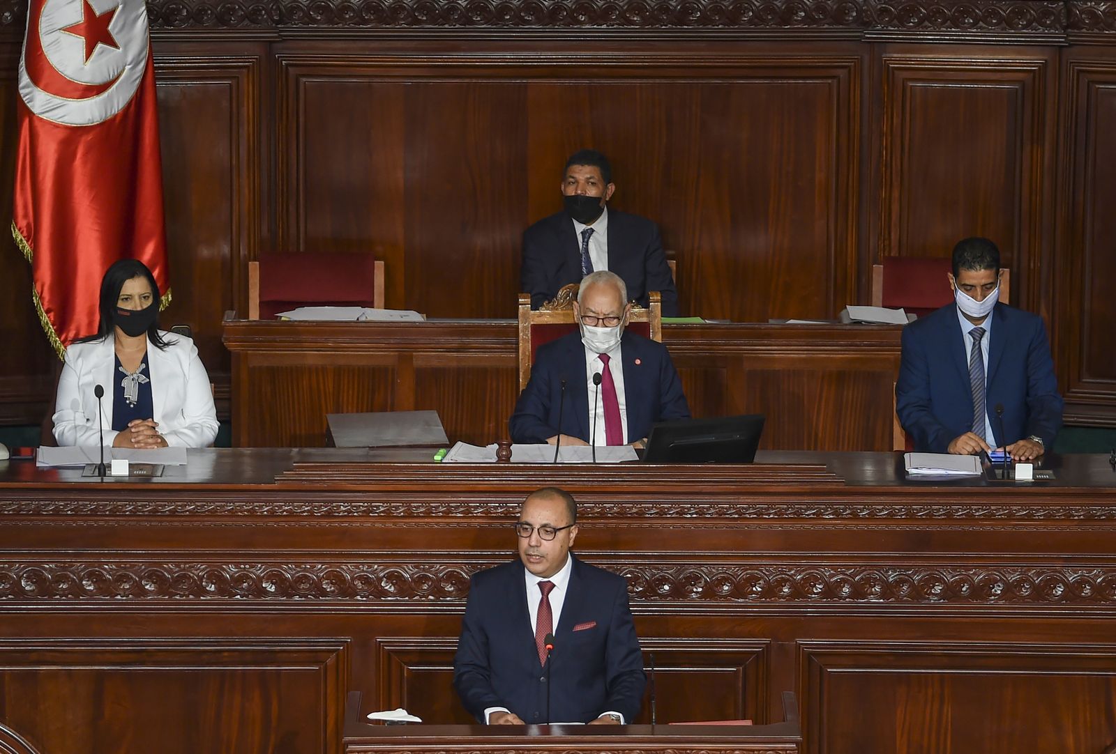 رئيس الوزراء التونسي هشام المشيشي في كلمة أمام أعضاء مجلس النواب  في العاصمة تونس - AFP