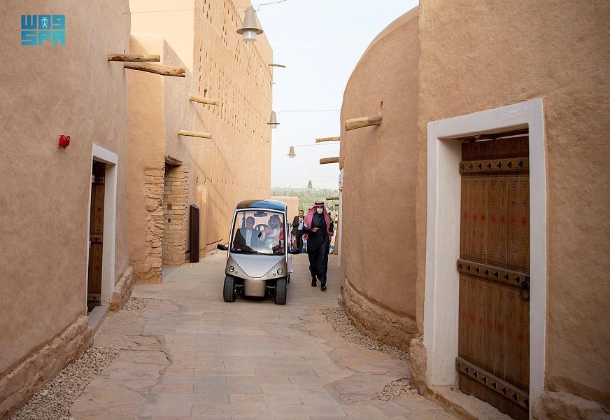 الرئيس المصري عبدالفتاح السيسي وولي العهد السعودي محمد بن سلمان في حي الطريف التاريخي بالدرعية في الرياض. 8 مارس 2022 - واس - واس