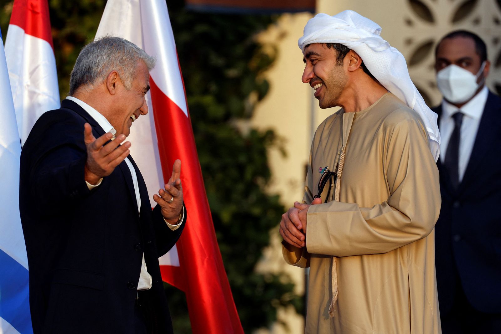 وزير الخارجية الإسرائيلي يائير لبيد يستقبل نظيره الإماراتي الشيخ عبد الله بن زايد - 27 مارس 2022 - REUTERS