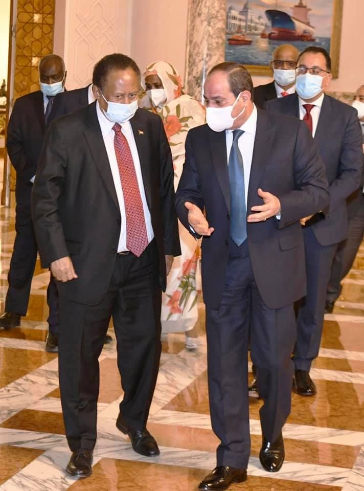 الرئيس المصري ورئيس الوزراء السوداني في القاهرة - https://www.facebook.com/Egy.Pres.Spokesman/