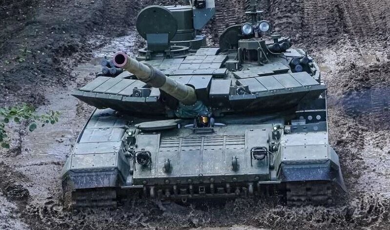 T-90M الروسية تواجه المسيرات بنظام حماية نشط.. كيف يعمل Arena-M؟